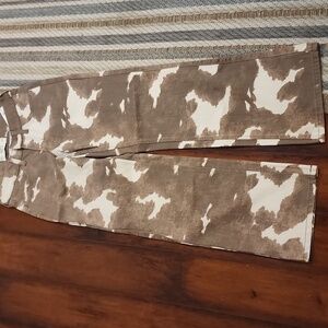 Hollister Low Rise Baggy Jeans in Brown and Cream.